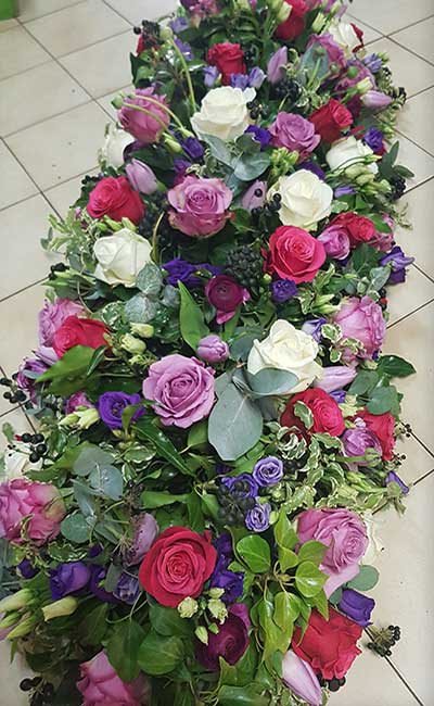 Bar à fleurs Montalieu - gerbe deuil fleurs roses et violettes